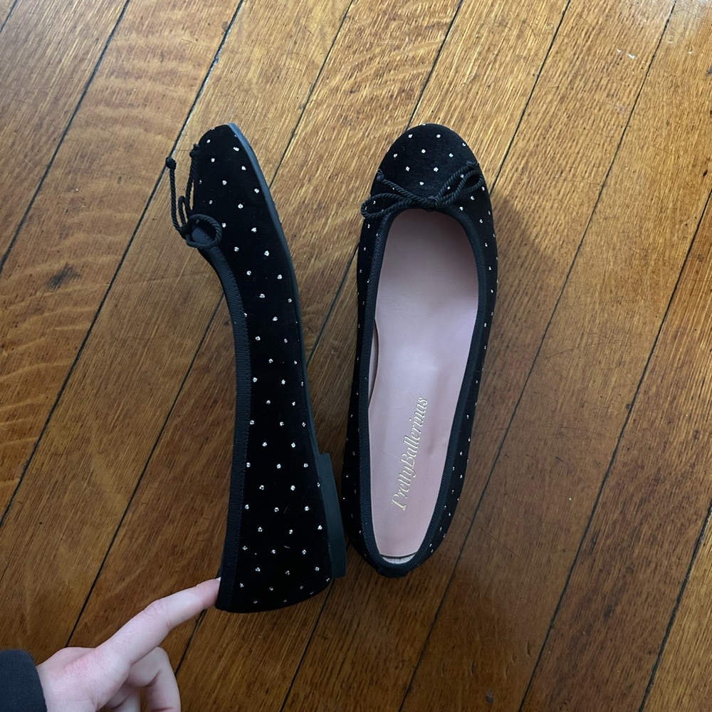 Pretty Ballerina Black studded ballet flats